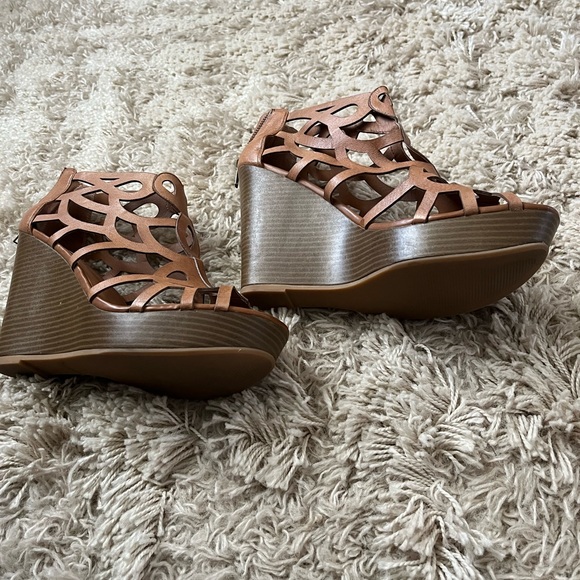 Steve Madden, wedge sandal, size 11, tan - Picture 2 of 6